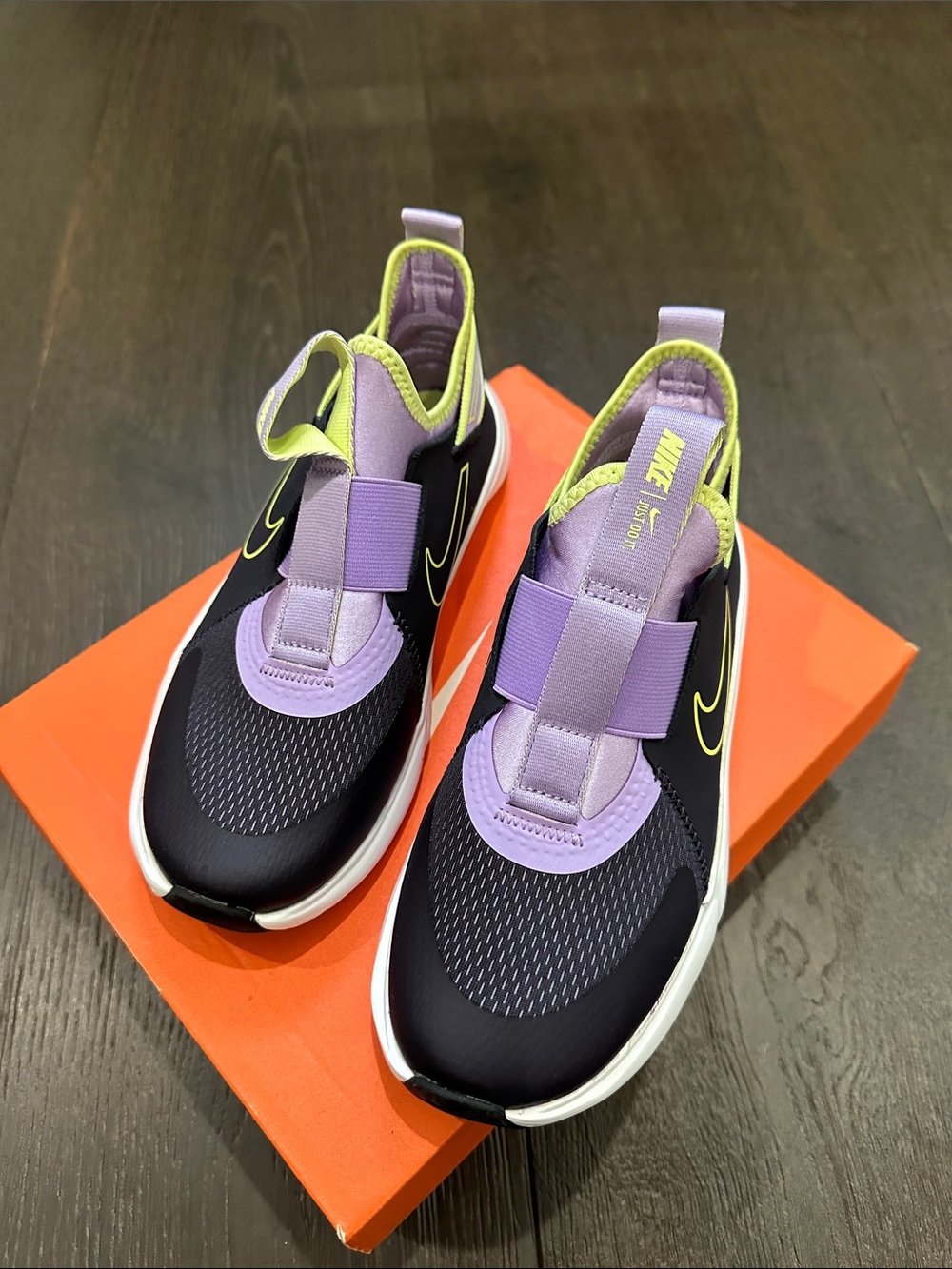 Nike Flex Plus (PS) Shoes in Cave Purple and Lemon Twist - Picture 3 of 4